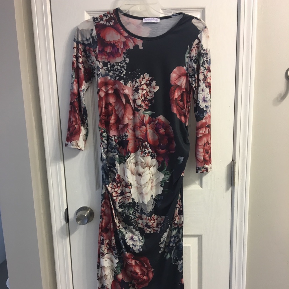 Cute grey maternity dress